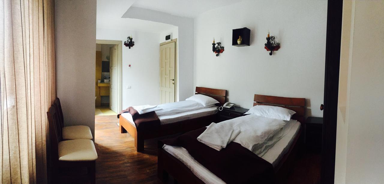 Hotel Casa Vlahilor Râmnicu Vâlcea Extérieur photo