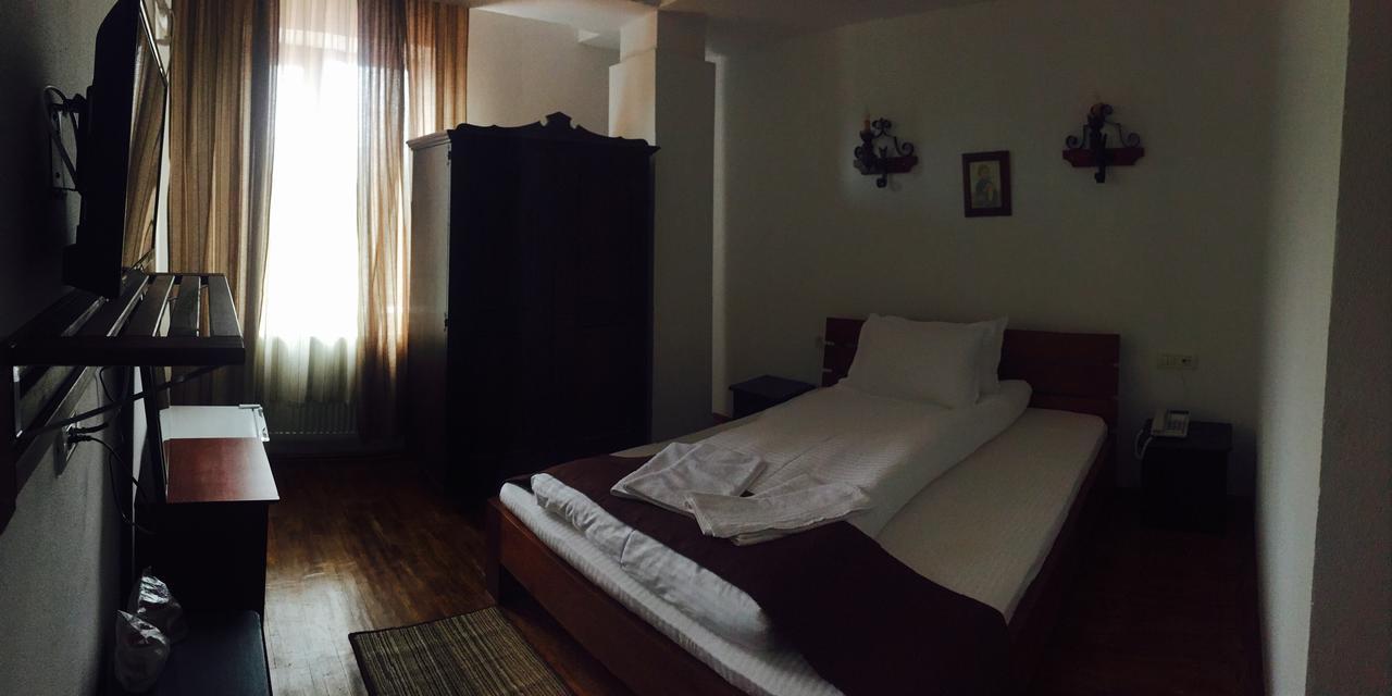 Hotel Casa Vlahilor Râmnicu Vâlcea Extérieur photo