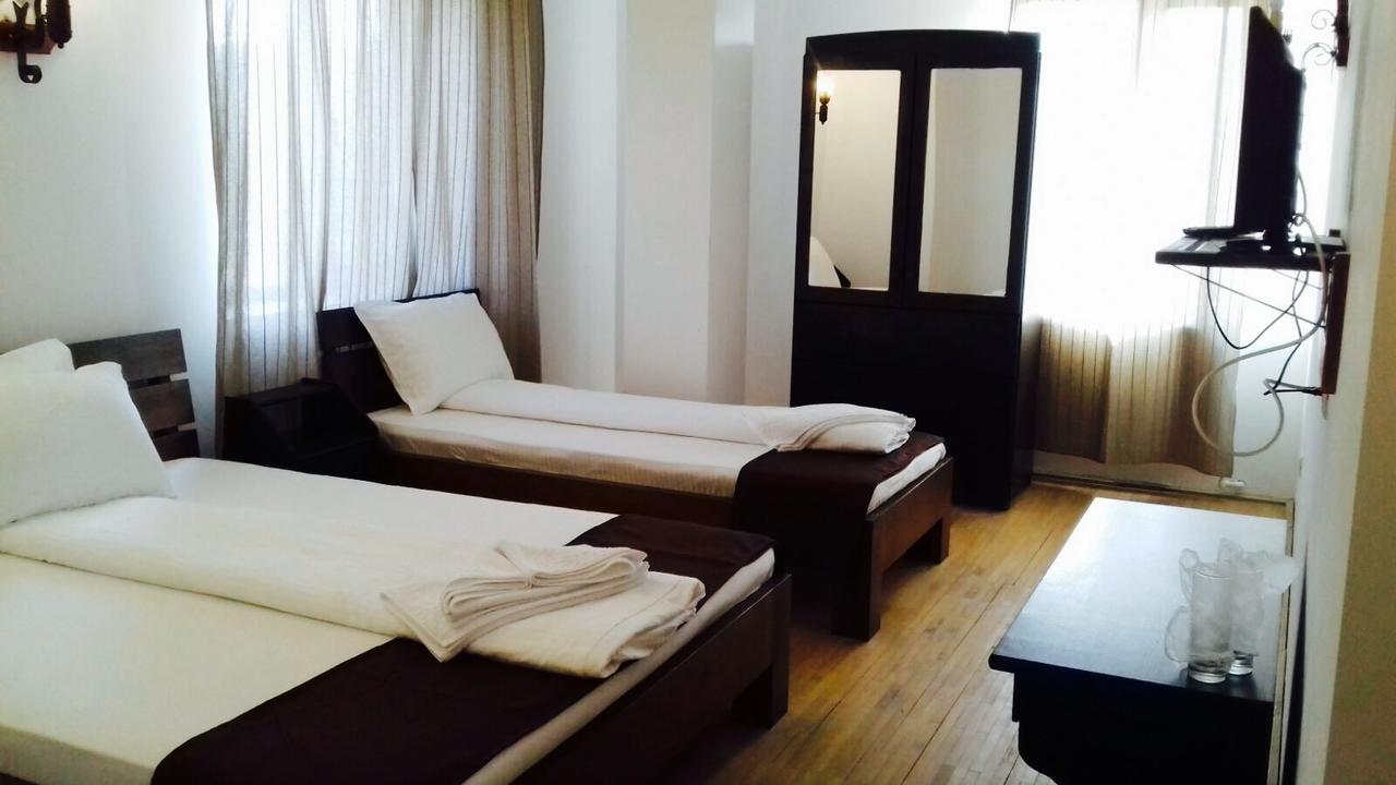Hotel Casa Vlahilor Râmnicu Vâlcea Extérieur photo