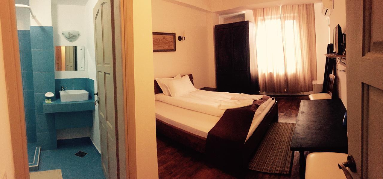 Hotel Casa Vlahilor Râmnicu Vâlcea Extérieur photo