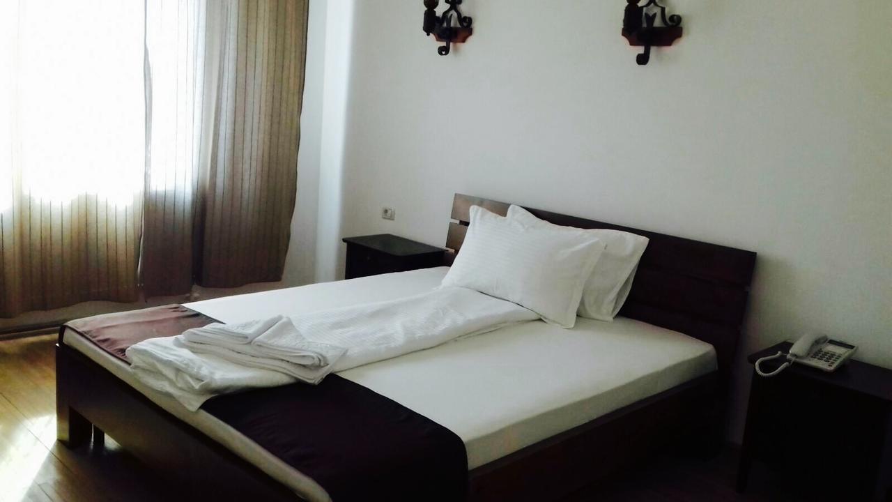 Hotel Casa Vlahilor Râmnicu Vâlcea Extérieur photo