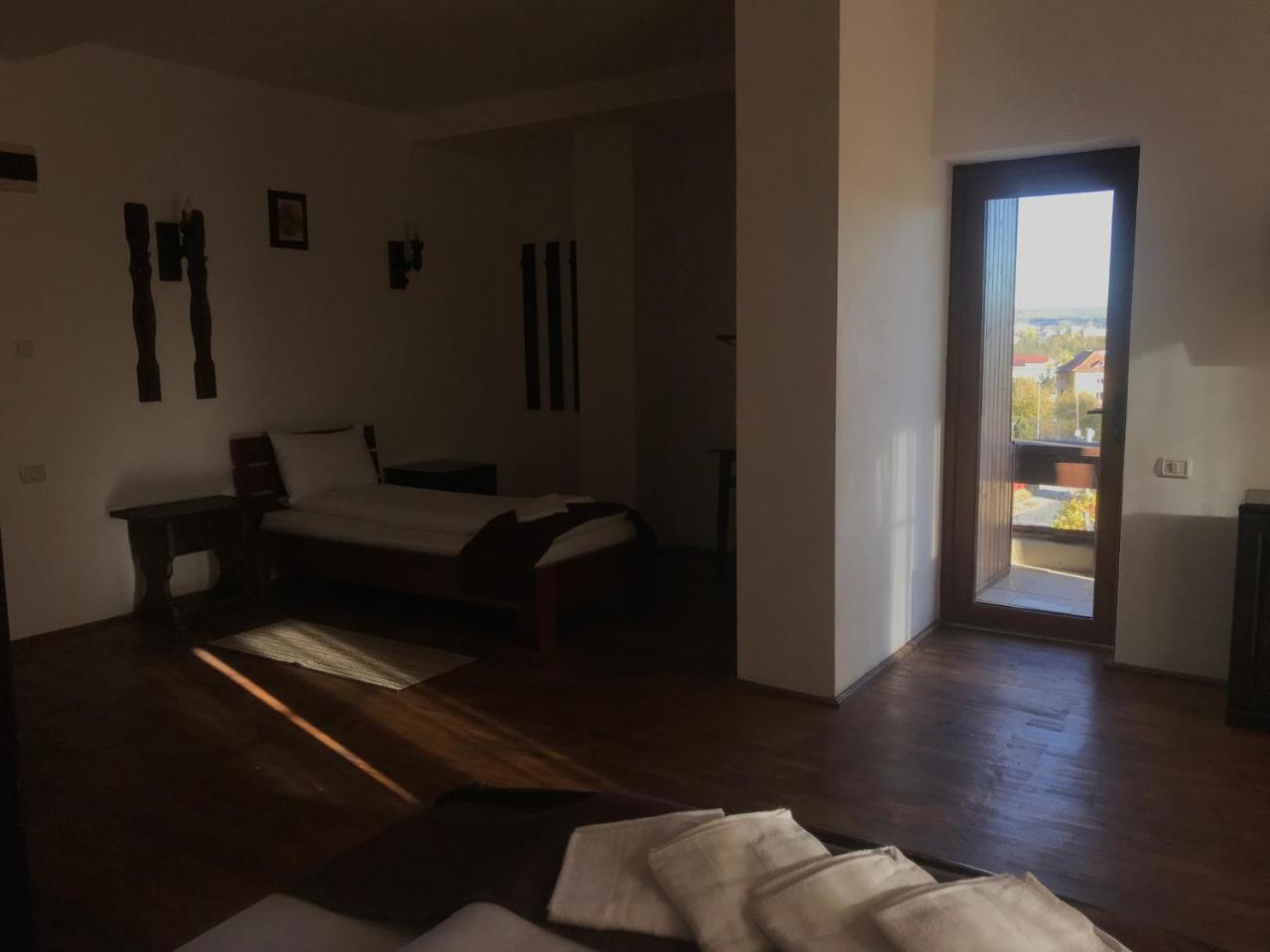 Hotel Casa Vlahilor Râmnicu Vâlcea Extérieur photo